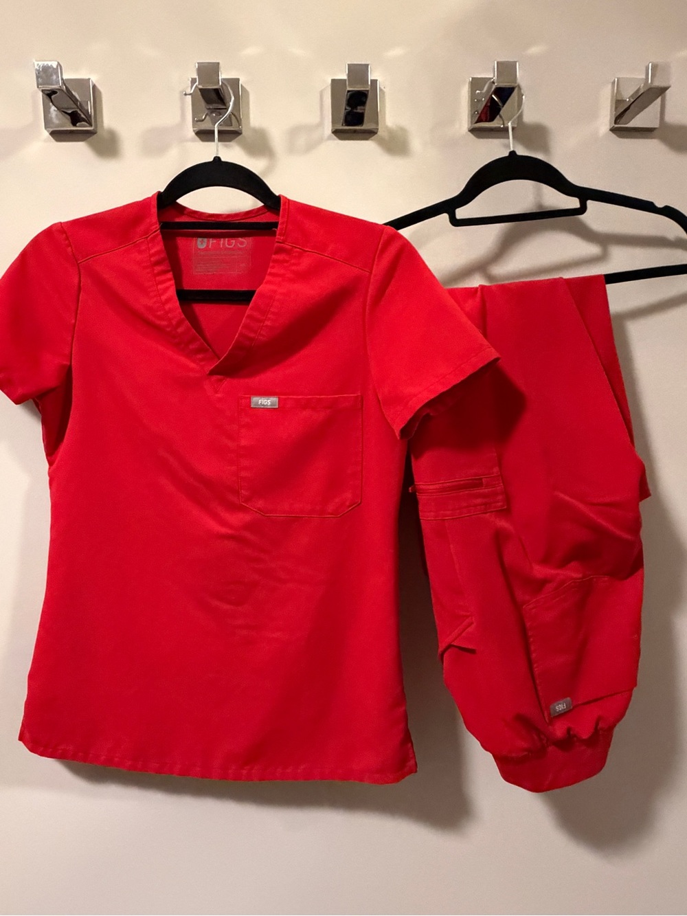 FIGS winning Red Scrub Top and Pants Set